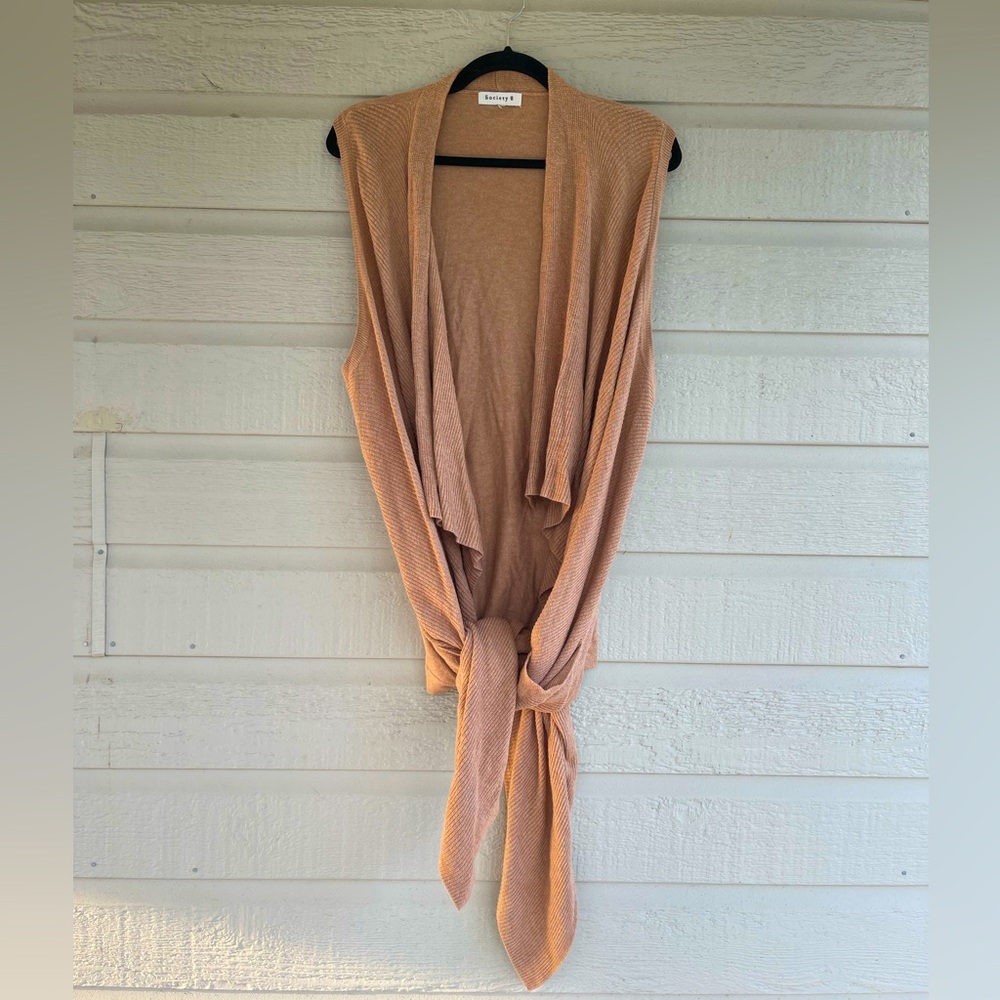 Like New! Society 8. Up to size XL. Can also be worn untied (see pictures)